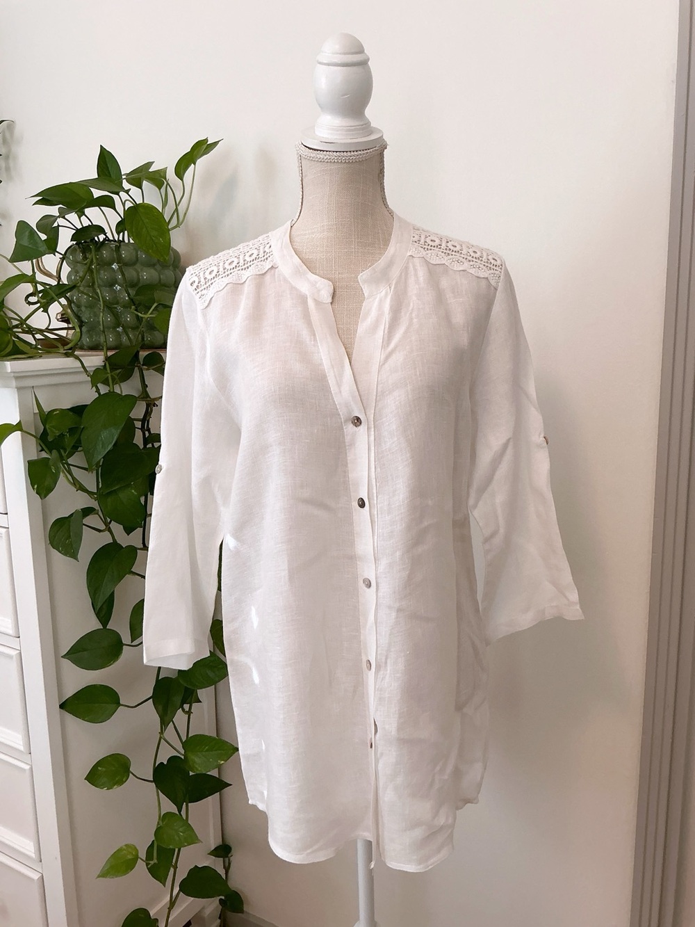 Rosemarine | White Crochet-Accent Button-Front Linen Tunic Top size Small